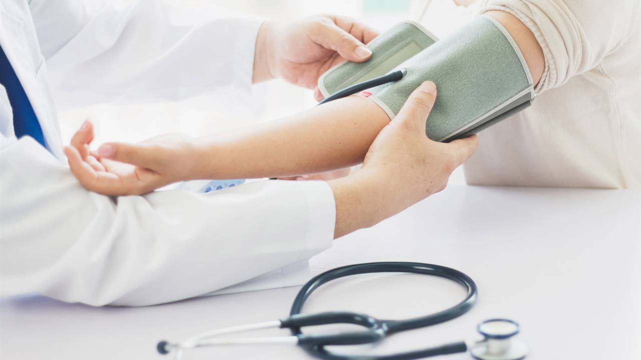Controlar la presión arterial ayuda a que el cerebro envejezca más lentamente Controlar la presión arterial ayuda a que el cerebro envejezca más lentamente
