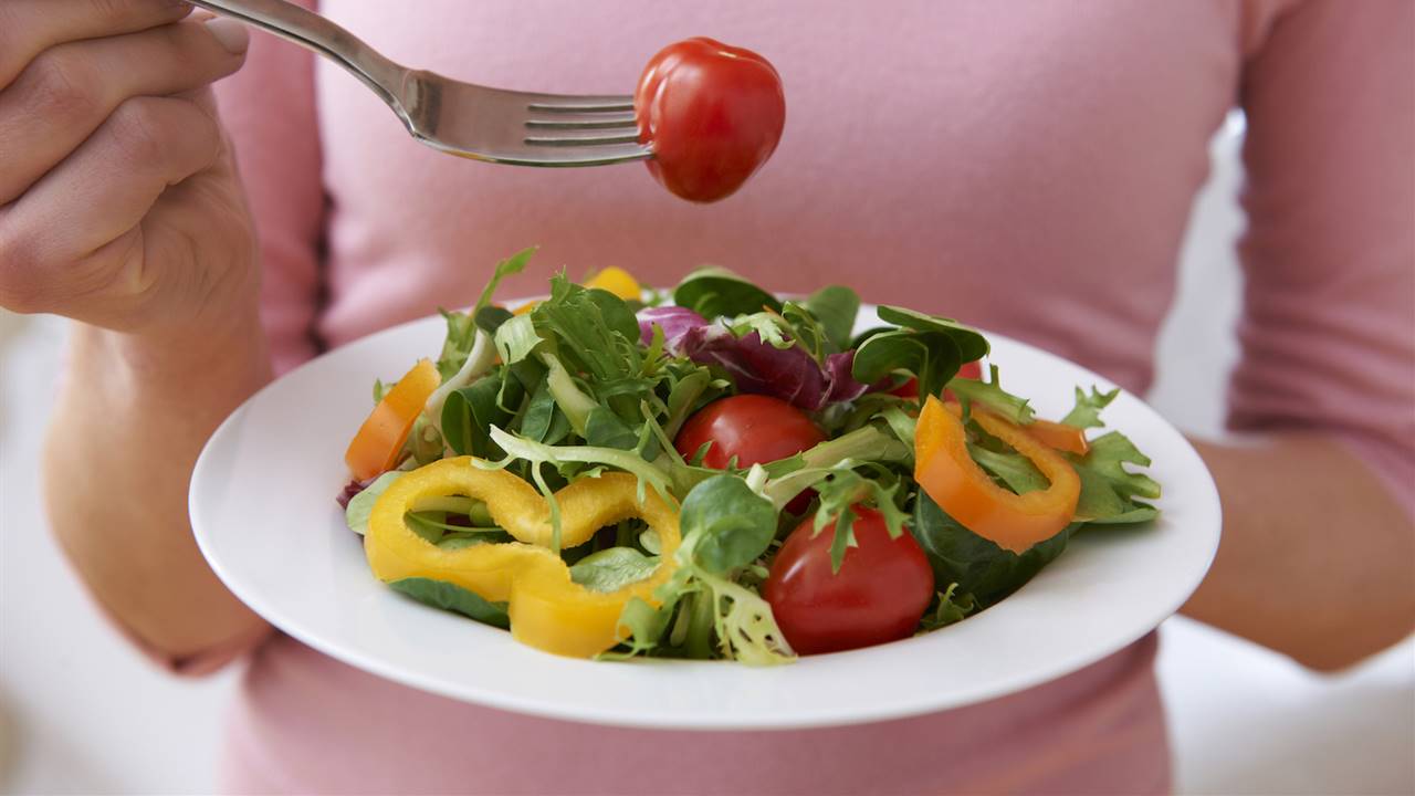 Estás a dieta? 15 ensaladas para comer ligero sin aburrirte